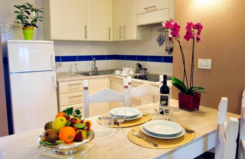 Pula Apartment | Tranquil Lantana Resort Hotel & Apartments for 5 people 1,5km from beach