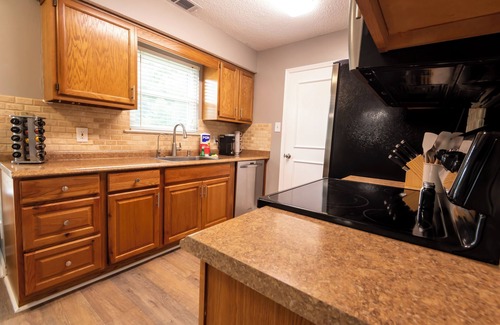 Pooler House | Tranquil Location! Patio, Shuffle Board, Fire pit, Walk to Restaurants!