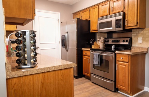 Pooler House | Tranquil Location! Patio, Shuffle Board, Fire pit, Walk to Restaurants!