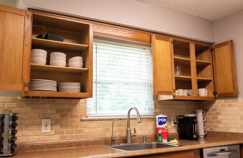 Pooler House | Tranquil Location! Patio, Shuffle Board, Fire pit, Walk to Restaurants!