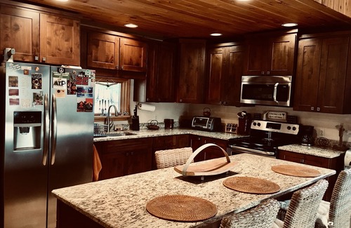 Hunter Cabin | Tranquil Log Cabin on Lake 10 minutes from Windham & Hunter Mts- dog friendly