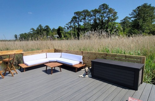 Aurora House | Tranquil Lux Home with Dock