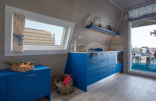Lignano Sabbiadoro Boat Rental | Tranquil Marina Azzurra Resort House boat 2BR sleeps 6
