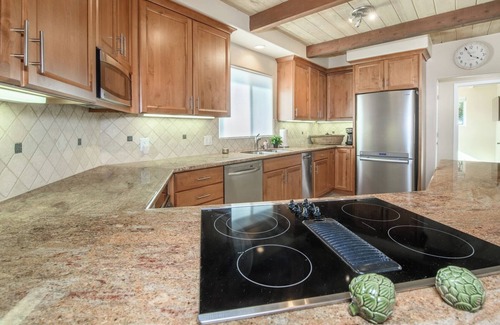 Watsonville House | Tranquil Modern 4-bedroom Beach House with WiFi in Santa Cruz County