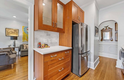 Cherry Condo | Tranquil Myers Park 2BR King Condo | Porch