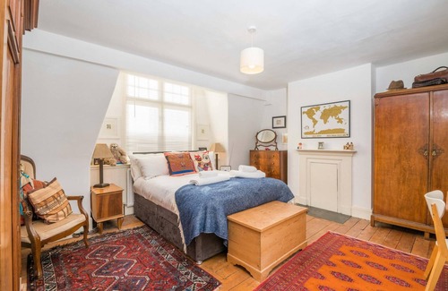 Ferndale Apartment | Tranquil Oasis by Pop Brixton