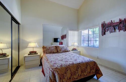 Palm Springs Apartment | Tranquil Oasis - Permit #69036