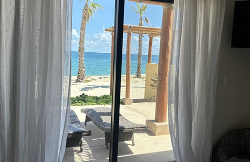 La Ribera House | "Tranquil Palms Retreat"