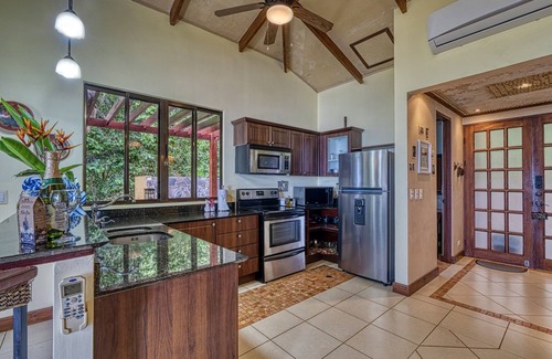 Dominical House | Tranquil private jungle Villann
