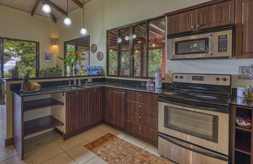 Dominical House | Tranquil private jungle Villann