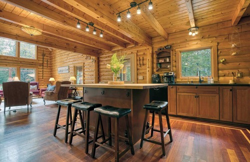Blandford House | Tranquil Retreat 6-BR Total in the Berkshires