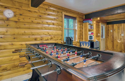 Blandford House | Tranquil Retreat 6-BR Total in the Berkshires