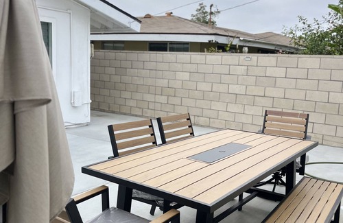 Westminster House | Tranquil Retreat in Little Saigon. 15’ from DISNEYLAND