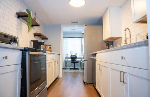 Winston - Salem Villa | Tranquil Retreat: Modern 3BR Townhome in Winston Salem in a Great Location