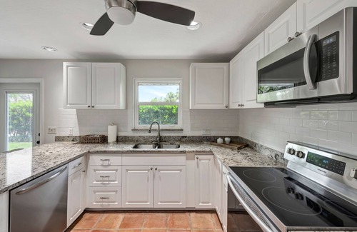 Silver Shores House | Tranquil Retreat, private, peaceful and gorgeous views. Your own private oasis