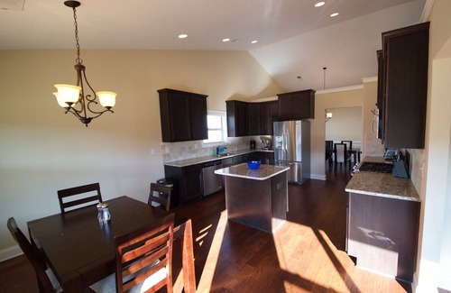 Fayetteville House | Tranquil & Safe Lake Home-great for families