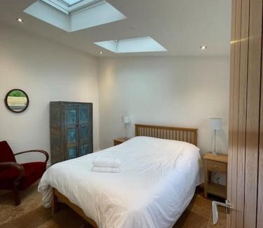 Beaumaris House | Tranquil, secluded, rural cottage for two