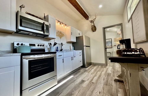 Kerrville Cottage | Tranquil & Serene Cottage for 2 with Private River Access
