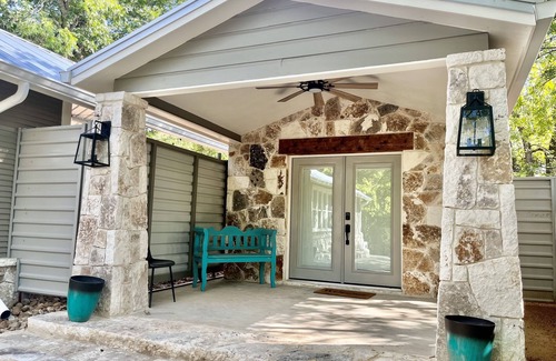 Kerrville Cottage | Tranquil & Serene Cottage for 2 with Private River Access
