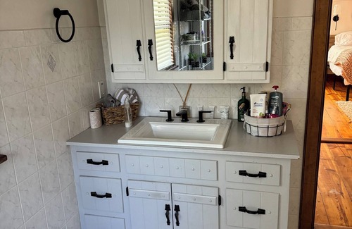 Reeders Other | Tranquil, serene farmhouse, hot tub, game room, outdoor pizza ovenn waterfront