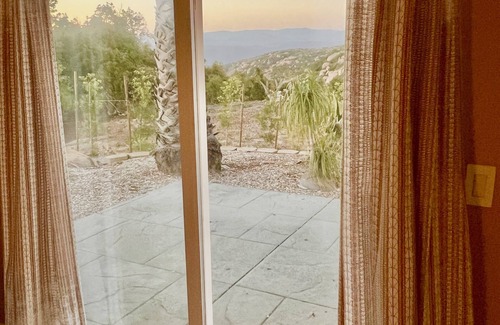 Ramona House | Tranquil Setting On Lush Farm & Vineyard