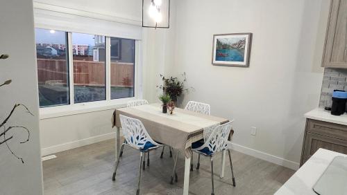 West Edmonton House | Tranquil Short Term Rental