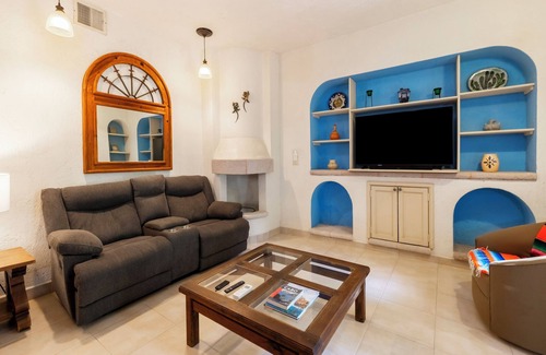 Campo de Golf Fonatur Condo | Tranquil & spacious Baja gem in hotel zone. Convenient location/1 kg, 2 qn beds