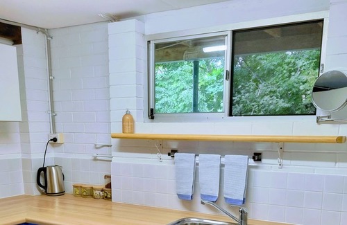 Buderim Apartment | Tranquil studio retreat. Walk to Buderim Village.