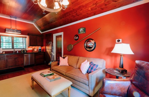 Mirror Lake Cabin | Tranquil Studio With Firepit, Canoe, Wooded Lot, Dogs OK, 4 Min To Town