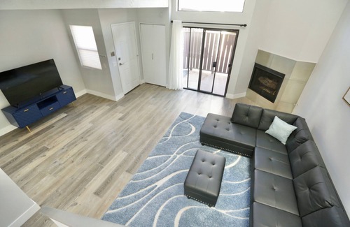Reseda House | Tranquil Tarzana Haven
