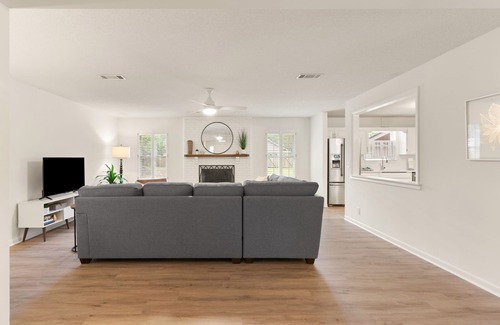Brunswick House | Tranquil Tides Retreat | 3 Bed, 2 Bath Pet-Friendly