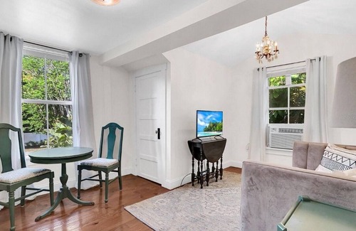 Sanford Apartment | Tranquil upstairs studio retreat in Historic Downtown Sanford