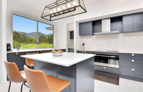 Pokolbin House | Tranquil Vista Luxury Estate - Your Ultimate Weekend Haven