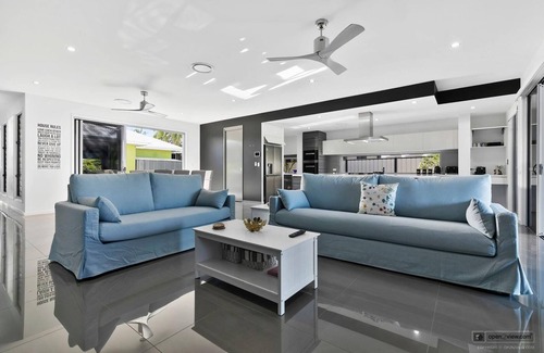 Banksia Beach House | Tranquilita Haven