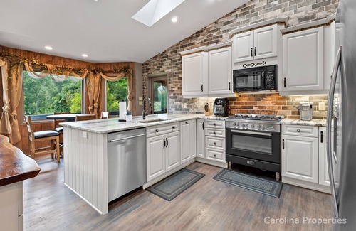 Lake Lure House | TranquiliTee Retreat on Apple Valley Golf course!