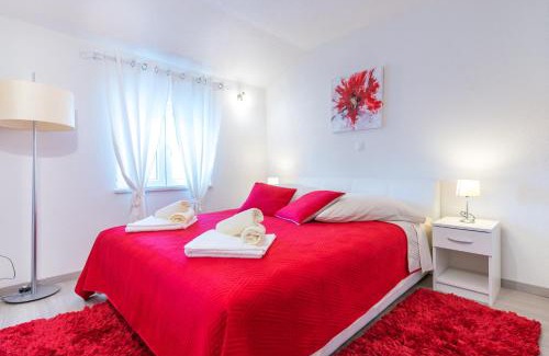 Mokosica Apartment | Tranquility and Nature in 4 Bedroom with Sea View