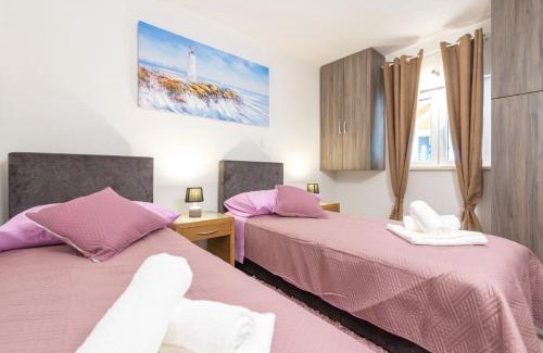 Mokosica Apartment | Tranquility and Nature in 4 Bedroom with Sea View