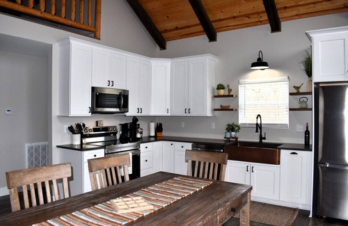 McArthur Cabin | Tranquility at Arrowhead Hill