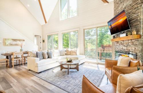 Sevierville House | Tranquility Awaits By Avada Properties