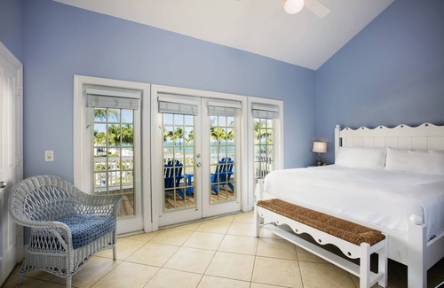 Marathon Hotel | Tranquility Bay Beachfront Hotel and Resort