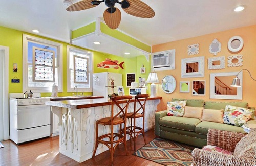 Key West Historic District Cottage | Tranquility by Avantstay Close to Duval St w/BBQ & Shared Pool
