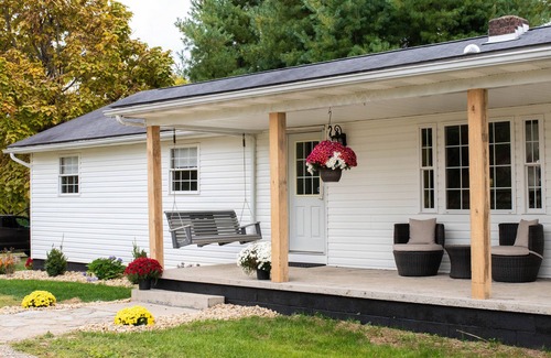 West Union House | Tranquility Cottage | 3 Bed, 1.5 Bath