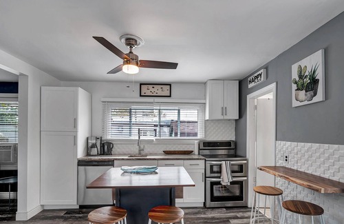 Kingsville Cottage | Tranquility , Serenity and 6 beaches to explore!