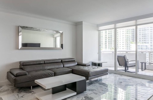 Downtown Miami Apartment | Tranquility on the Bay