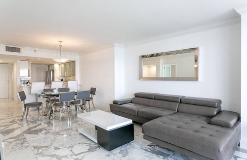 Downtown Miami Apartment | Tranquility on the Bay