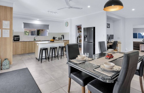 Hideaway Bay House | Tranquillity by the Sea