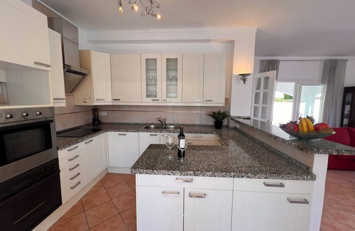 Torrox Costa Ski Chalet | Tranquilo y Acogedor Chalet en Torrox Costa