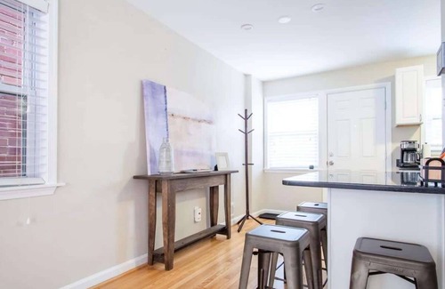 Old Town West House | Transit-Friendly Home/Old Town/Parking