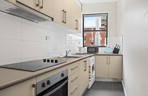 Kingsford Apartment | Transit-Friendly Studio - Direct to City & Beach