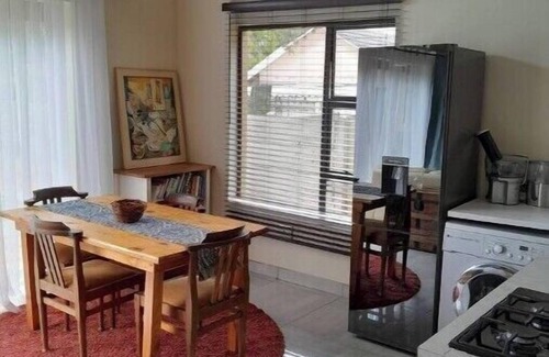 Kempton Park Cottage | Transit Haven: 2-Bed Retreat